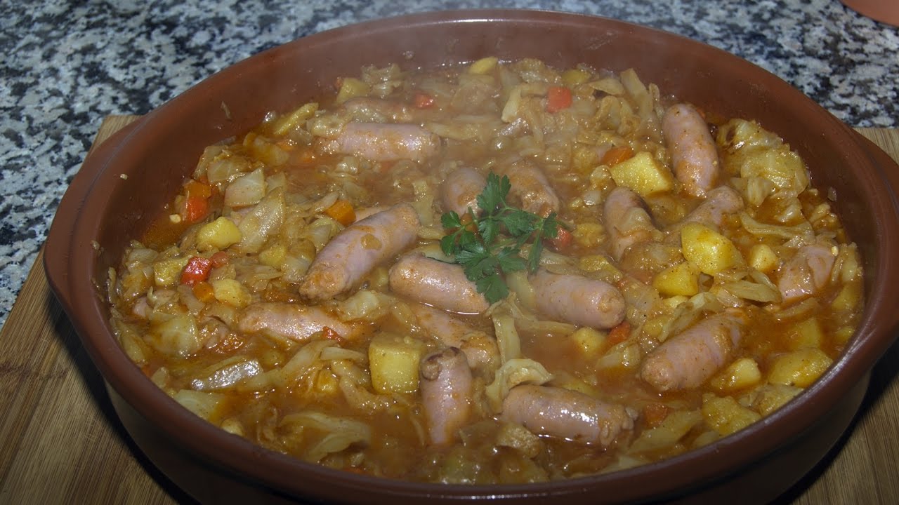 GUISO DE REPOLLO CON SALCHICHAS