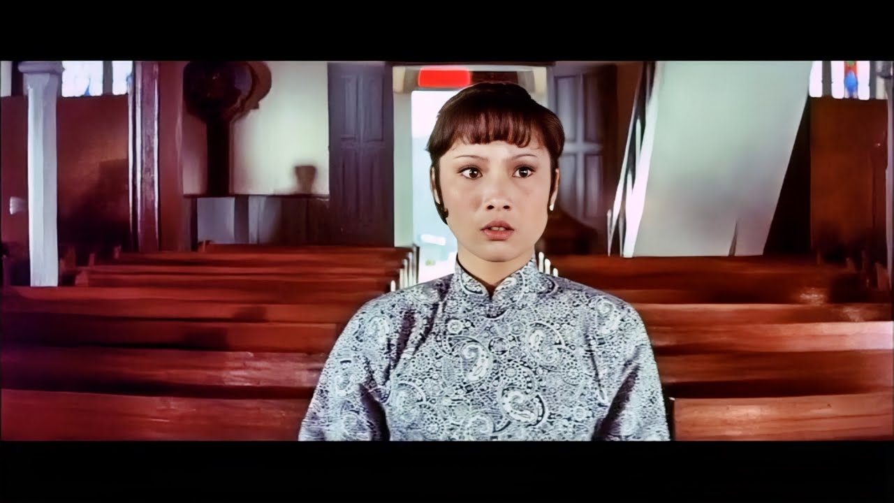 Angela Mao beats up a group of thugs in a church (When Taekwondo Strikes 🤜1973)