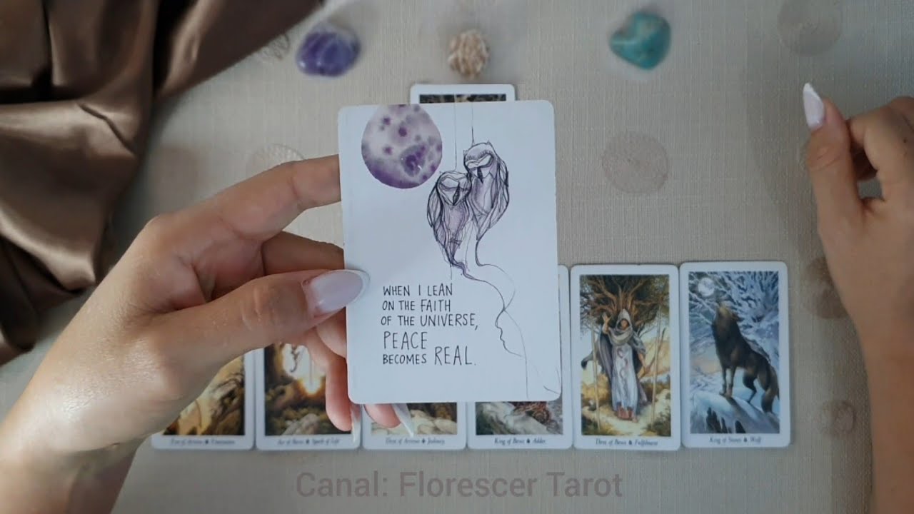 🔴 ALGU&Eacute;M PENSA EM VOC&Ecirc; COM CARINHO? QUEM? | Tarot Responde