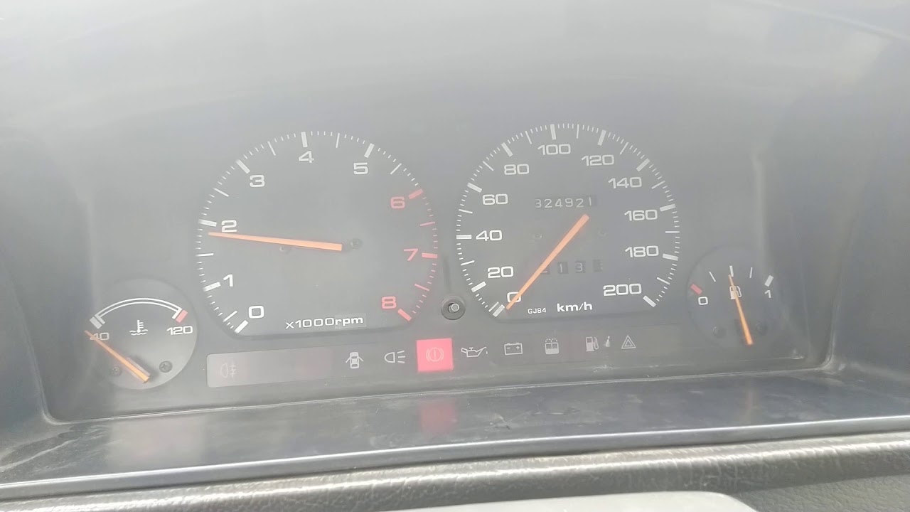 Запуск Мазда 626 купе (Mazda 626 GD coupe) FE 12 valve 2.0 карбюратор после 2 дней простоя