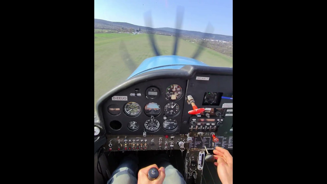 Approach & landing [Rallye 180TS at LHFH]