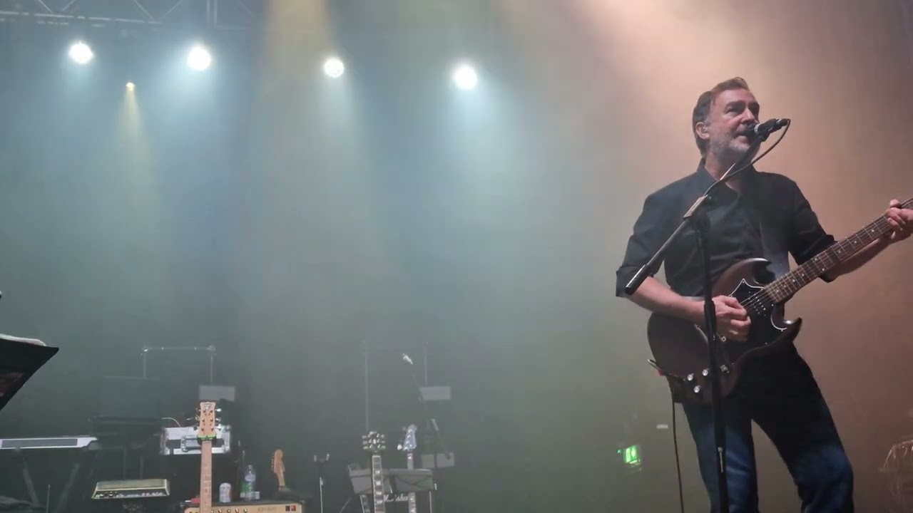 Peter Hook & The Light. Digital. Bournemouth O2. 07/11/2025.