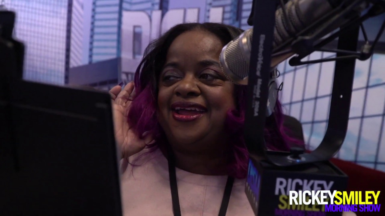 Juicy Sings Lizzo Song!