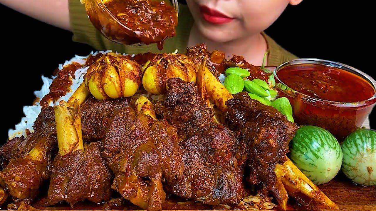 MUKBANG EATING||SPICY MUTTON CURRY WITH GARLIC