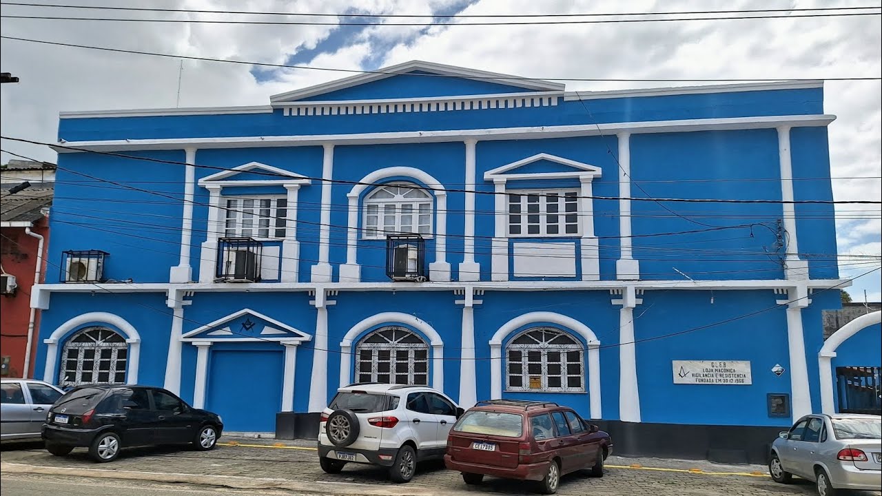Avenida Itabuna, Centro, Ilhéus Bahia CEP 45653160.