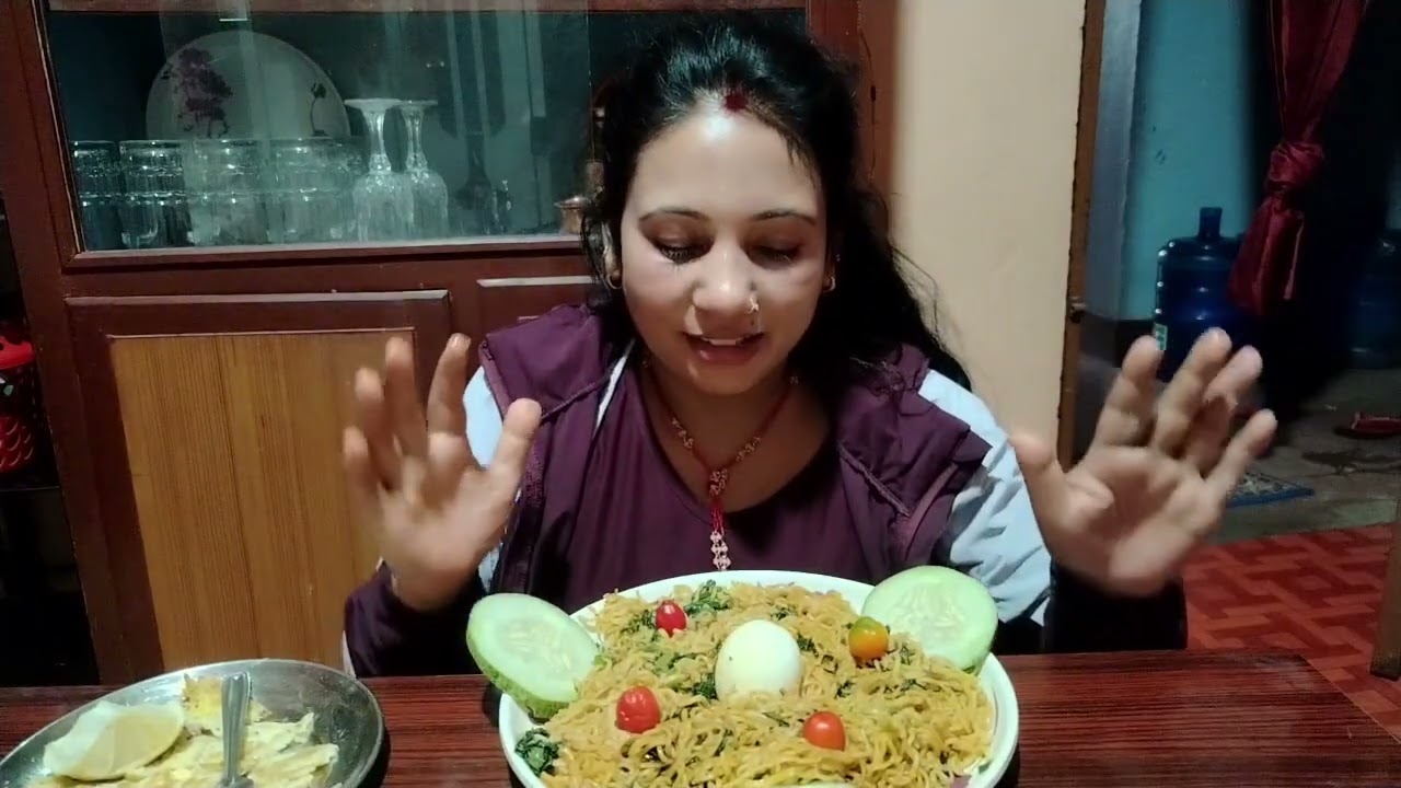 Mero gharma bholi bihe hudai xa sabailai nimto xa hai guys tulsi ra saliragramko💐 noodles khadai 