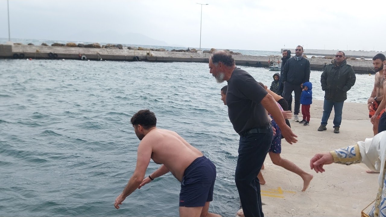 Τα Θεοφάνεια στον Άγιο Κήρυκο  2026 - Αγιασμός τον υδάτων και έθιμο του Σταυρού