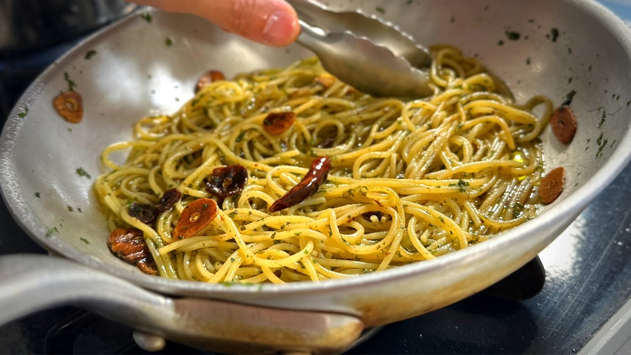 パスタは瞬間芸！焦がし【ペペロンチーノ】日本人が病みつきになる思い出の味