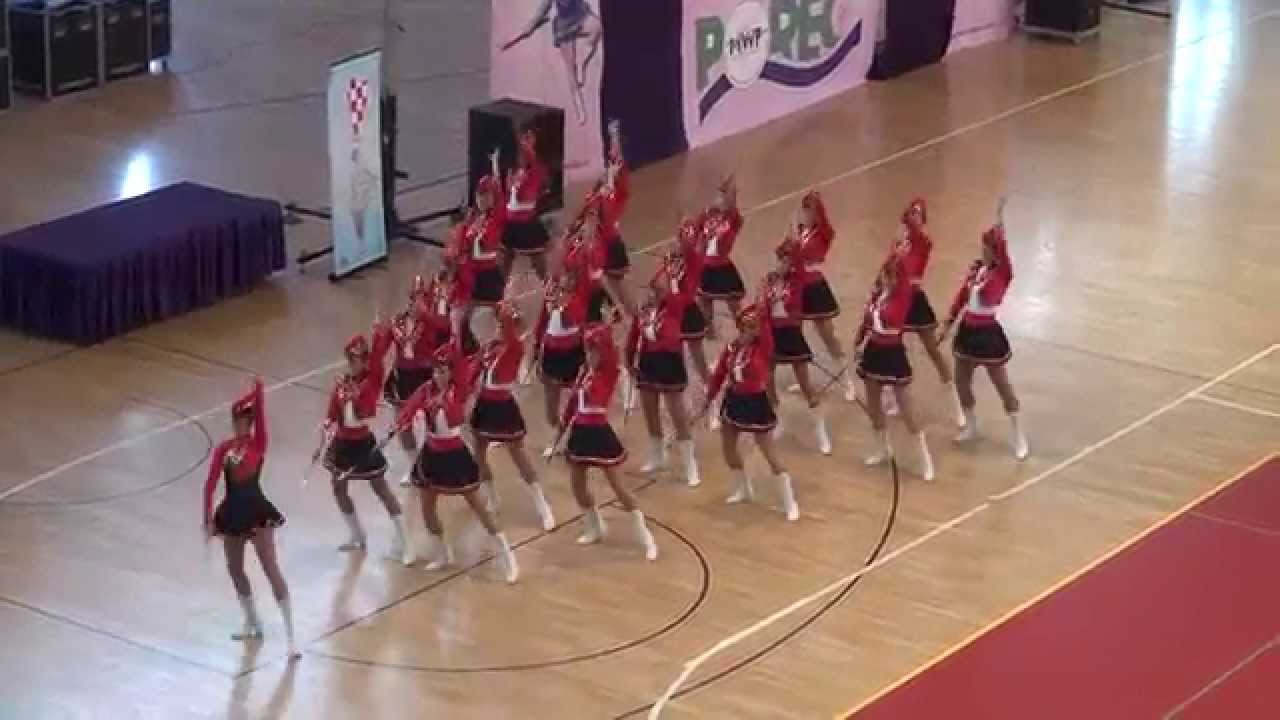 Žilinské mažoretky Diana defilé senior 2014