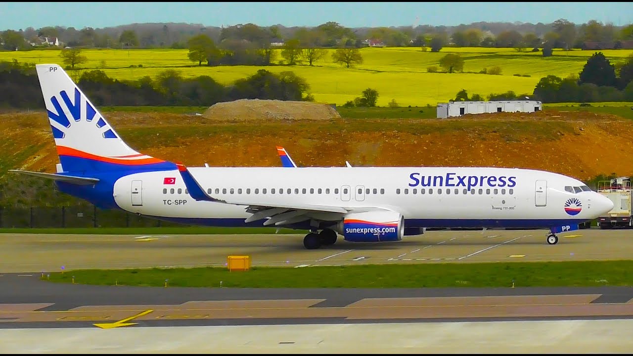 Spring afternoon Plane Spotting at London Luton Airport | 14-04-24