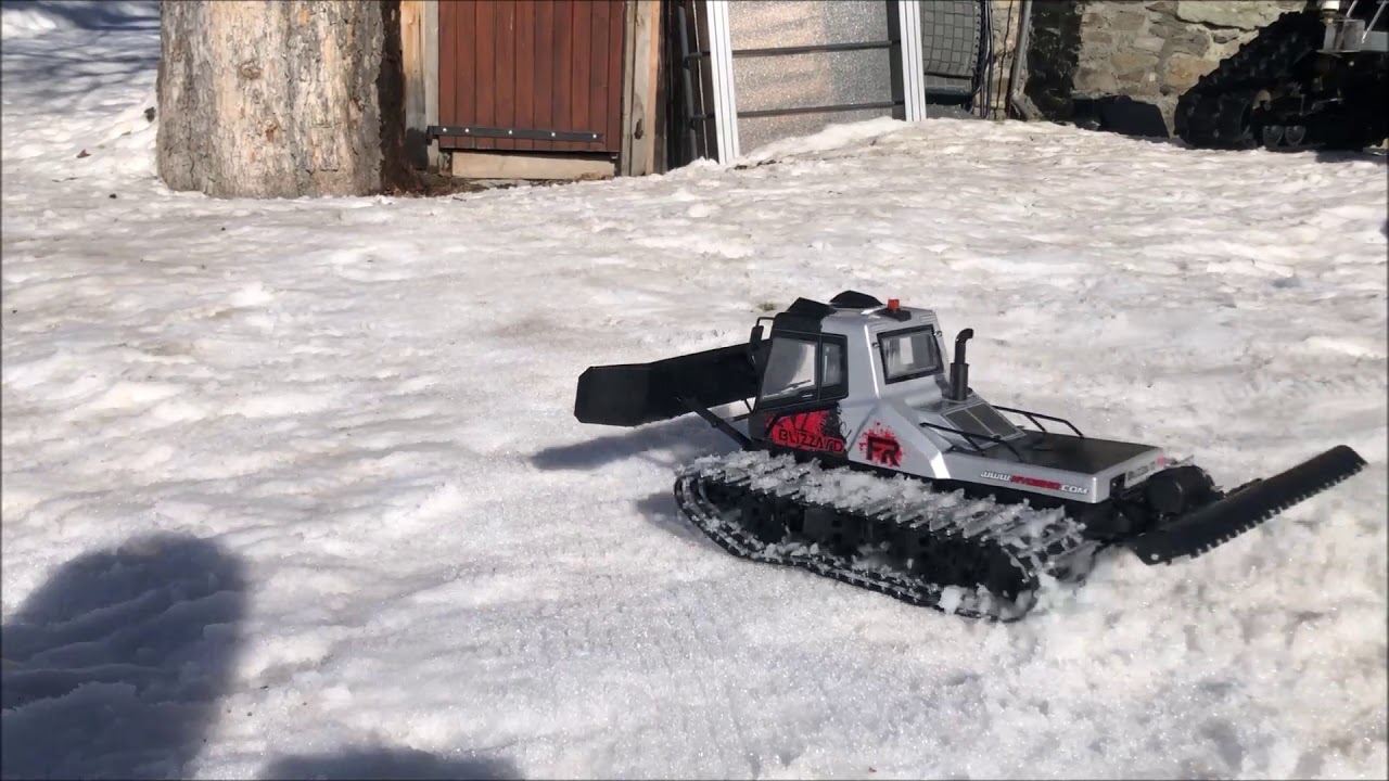 Kyosho Blizzard : rear tiller on snow