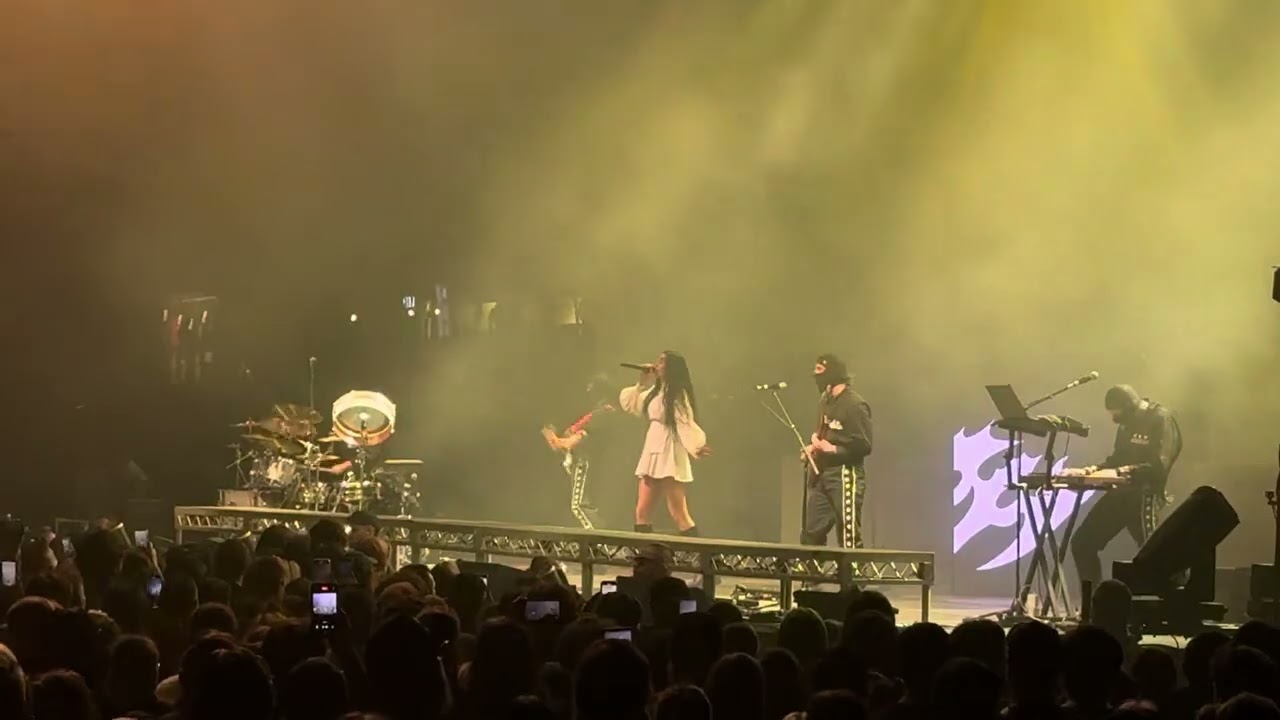 POPPY - THEY'RE ALL AROUND US - FESTIVAL HALL - MELBOURNE - 22/1/25