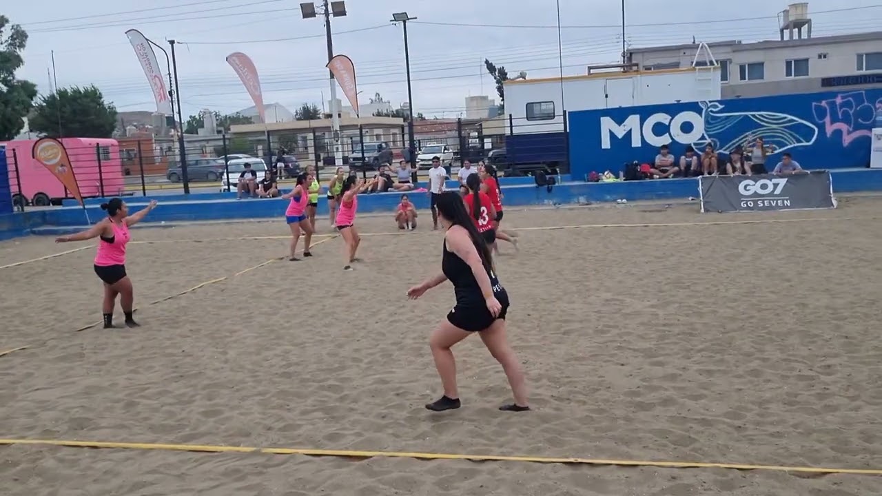 Beach handball mujeres Caleta Olivia 22 de febrero del 2026 domingo nublado ⛅ 