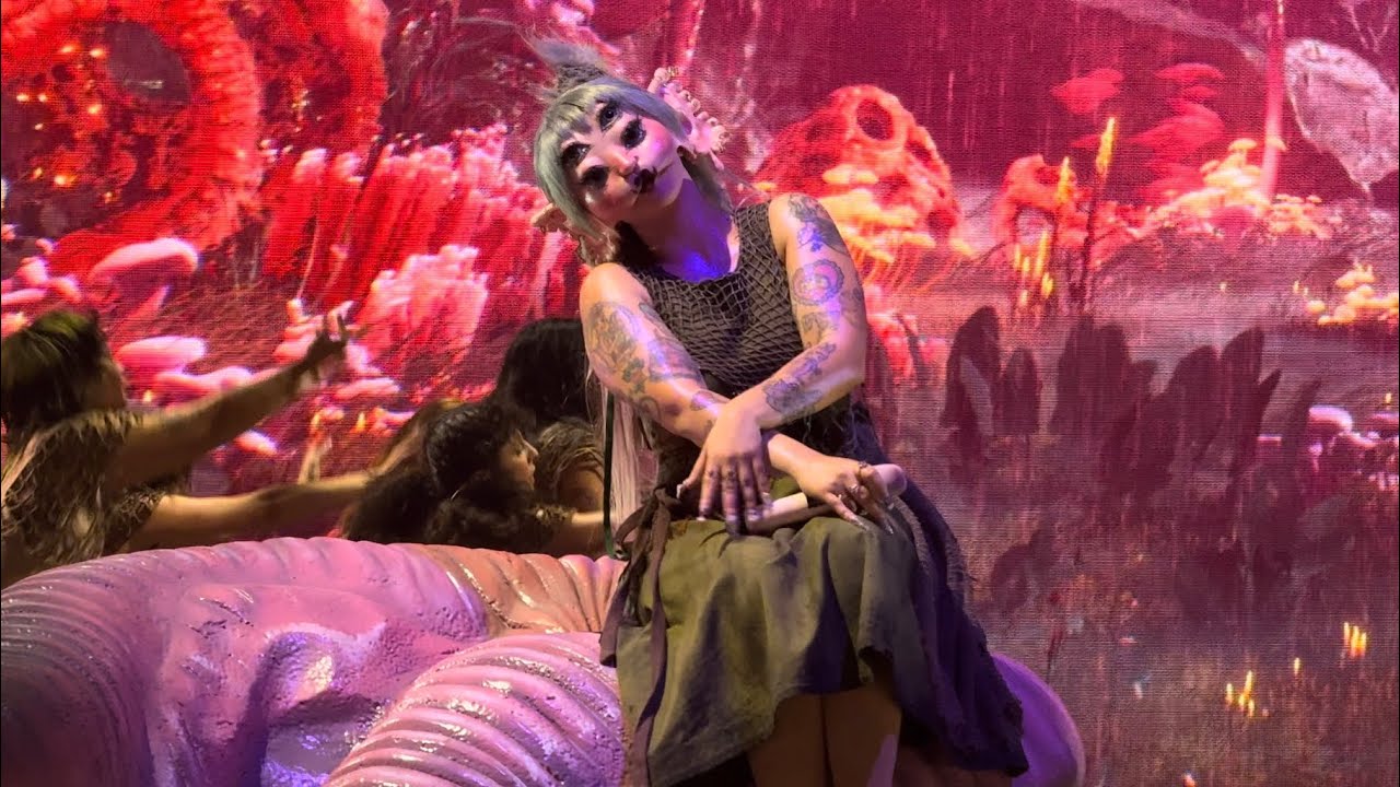 LIGHT SHOWER - Melanie Martinez: The Trilogy Tour 2024 [LIVE]