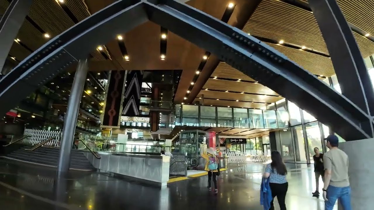 Manukau Institute of Technology (MIT),  Manukau campus walking through