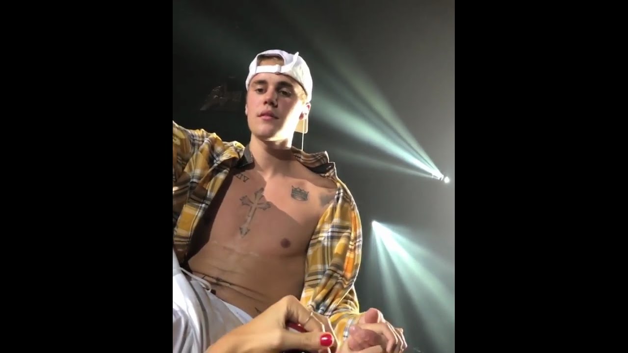 Justin Bieber singing Purpose at Purpose Tour in London, United Kingdom - October 15, 2016