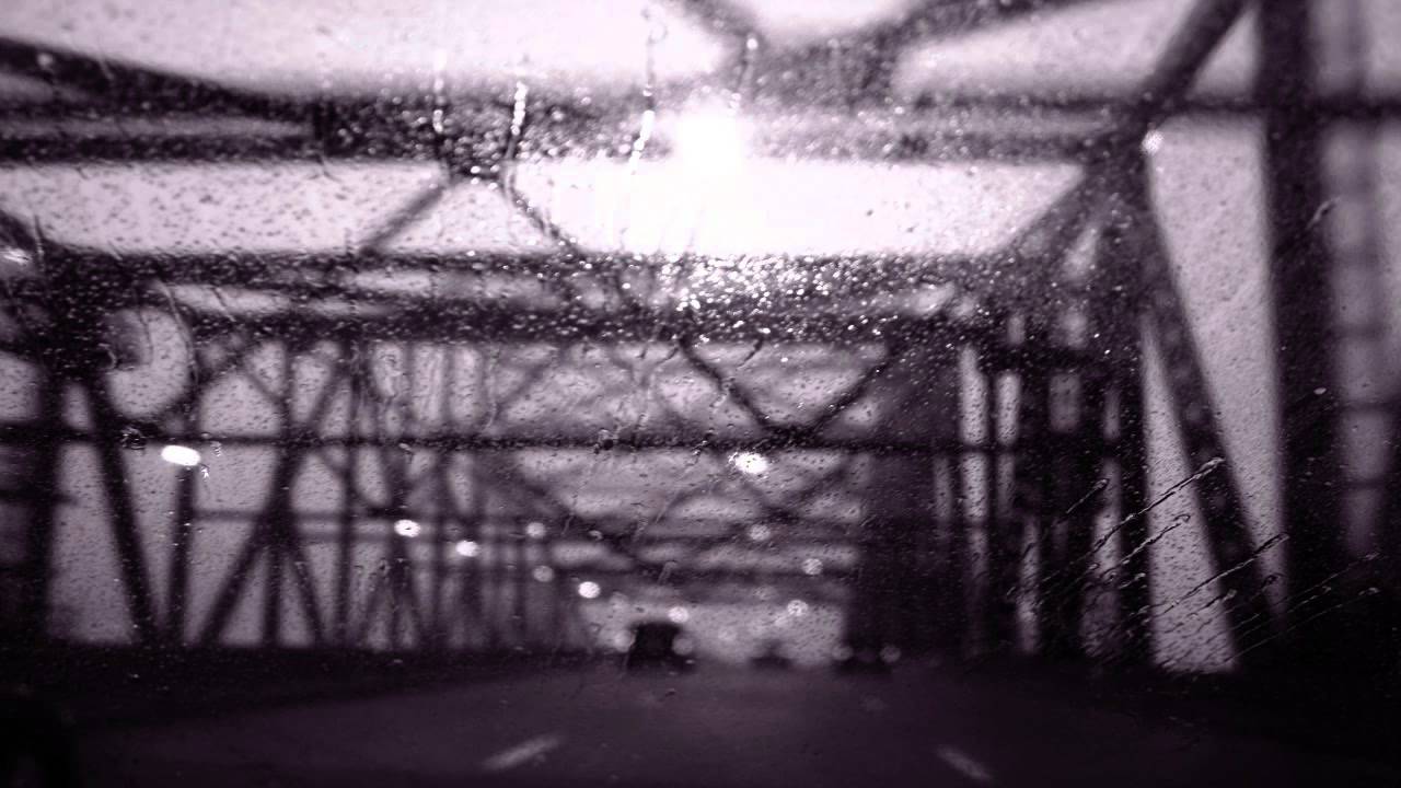 The orchestra of mirrored reflections: Leaving big sigh of city behind