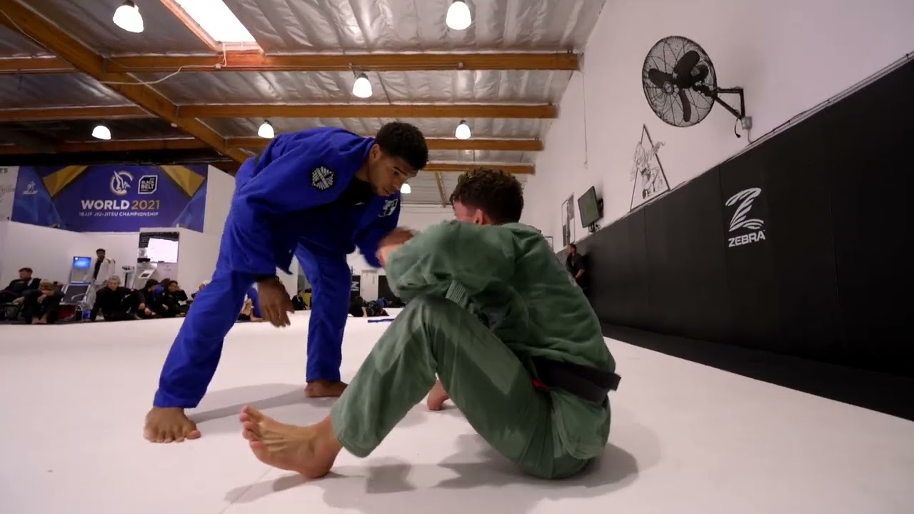 15 Minutes Of Jansen Gomes Flow Rolling At Checkmat HQ