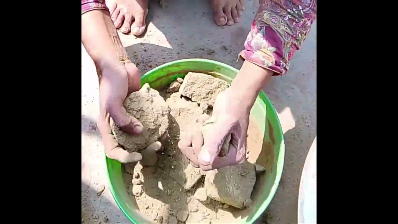 #sand texture dry dusty crunchy crumbling #sandmentcrushing #oddlysatisfying 