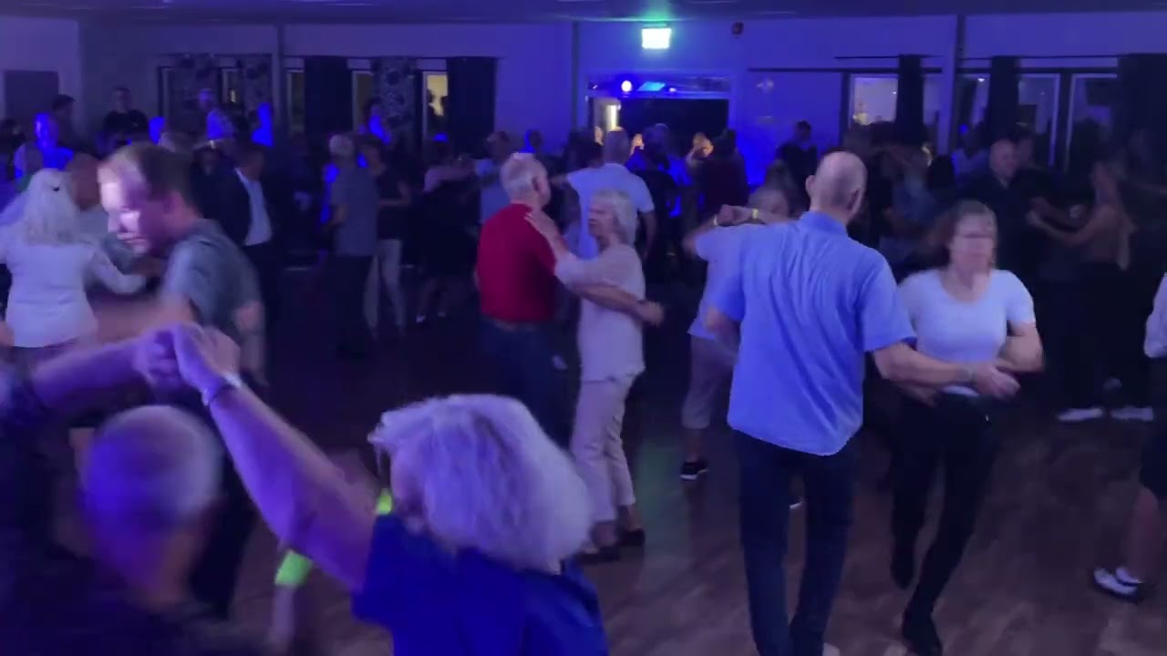 Så länge hjärtat slår med Donnez på Karlsholme folkepark Mariestad Dansnytt Sonja Irene