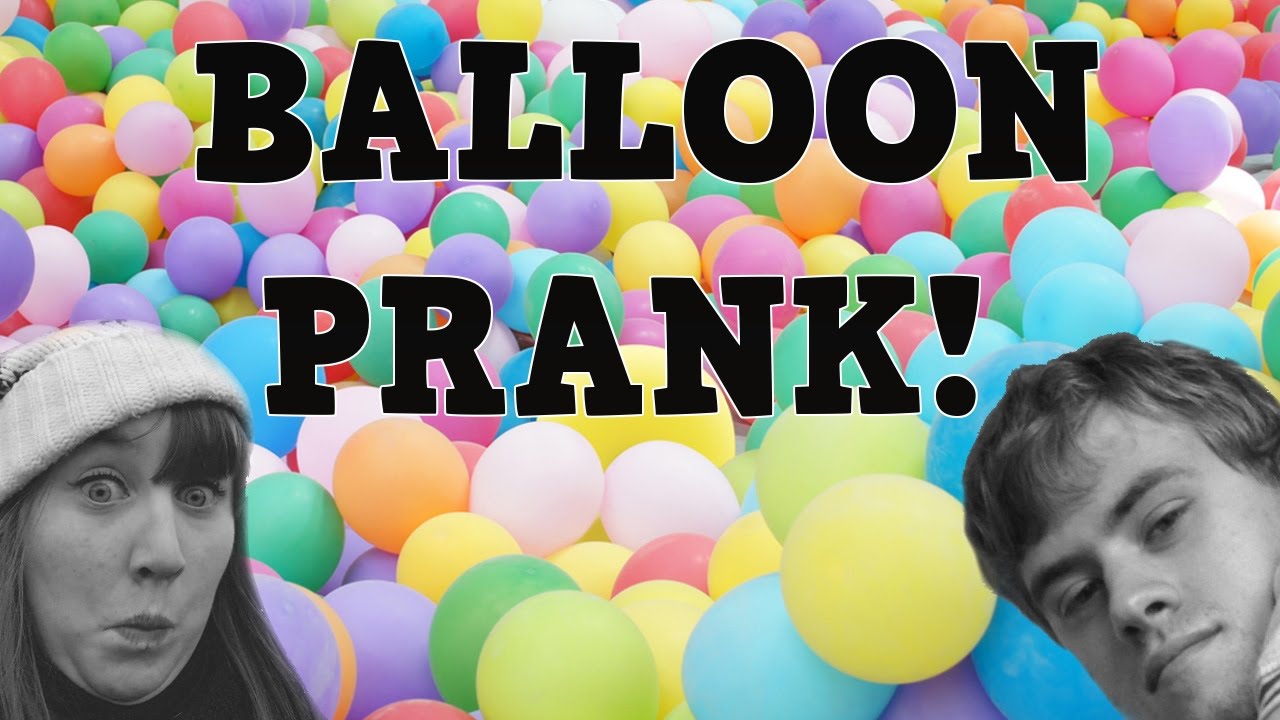 BALLOON PRANK on my housemate (Macadii)
