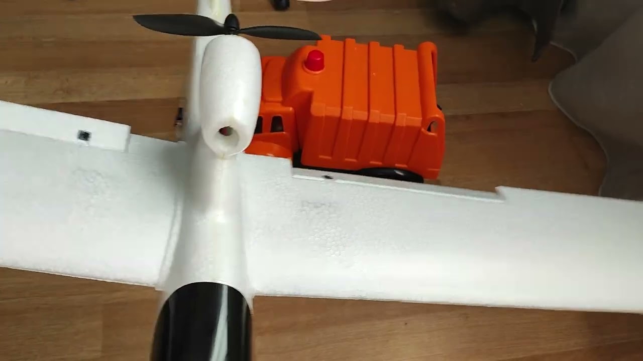 Если хотите купить, пишите в WhatsApp +79266288493  Hubsan H301F Spy Hawk 2.4G 4CH FPV планер
