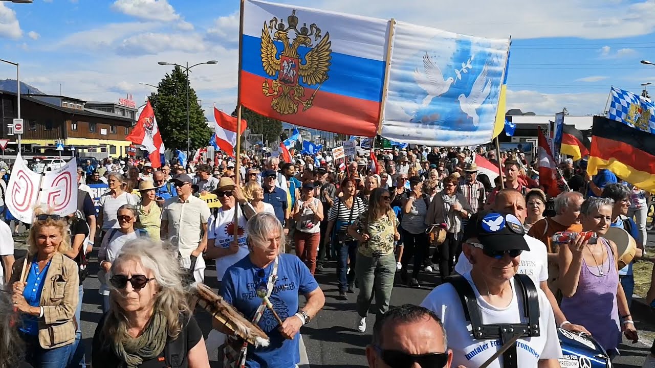 FRIEDEN Demo Freilassing / Salzburg Saalachbr&uuml;cke Umz&uuml;ge 01.05.2024