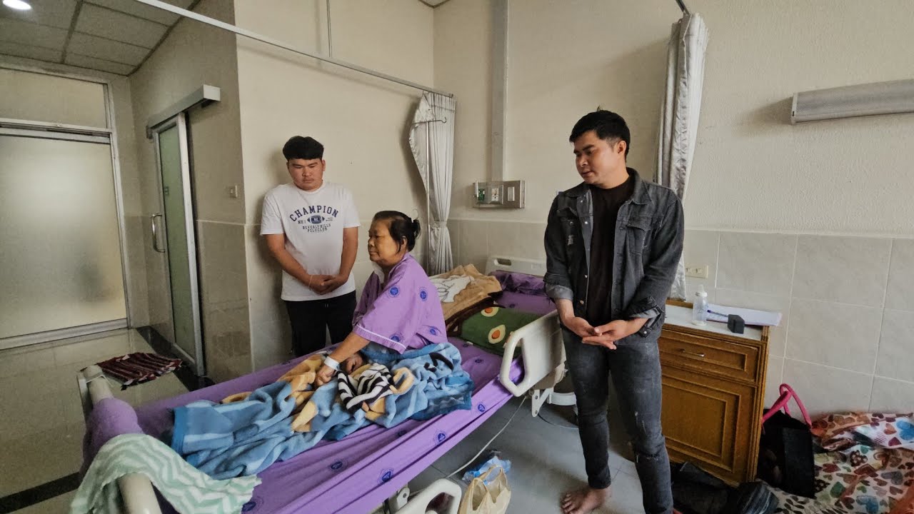 ทีมงานรวมตัวกันเยี่ยมแม่บ่าวเตียงบ่าวลีอาการล่าสุดดีขึ้นมาก..