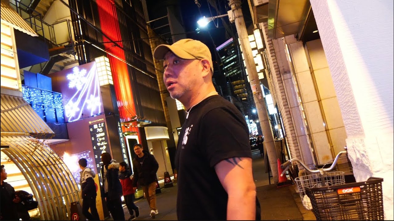 Блюдо, приготовленное свирепым и знаменитым бойцом, вызывает улыбки на лицах многих людей.