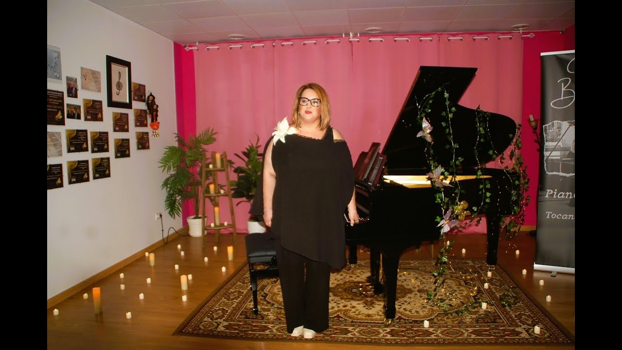 Nati Ballarín en su concierto Tocando el alma en Sariñena