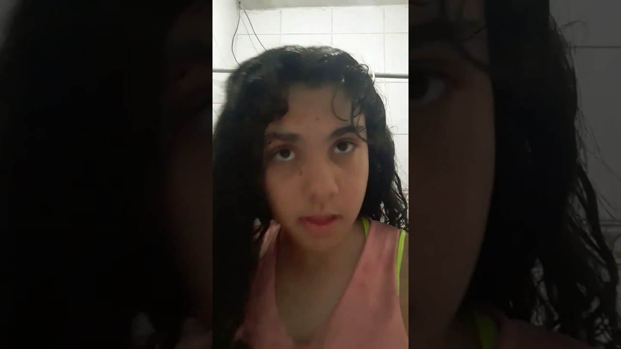 CACHEANDO O CABELO E FALANDO BOBAGEM. Vídeo aleatório (@canaldaAntônia-123) 
