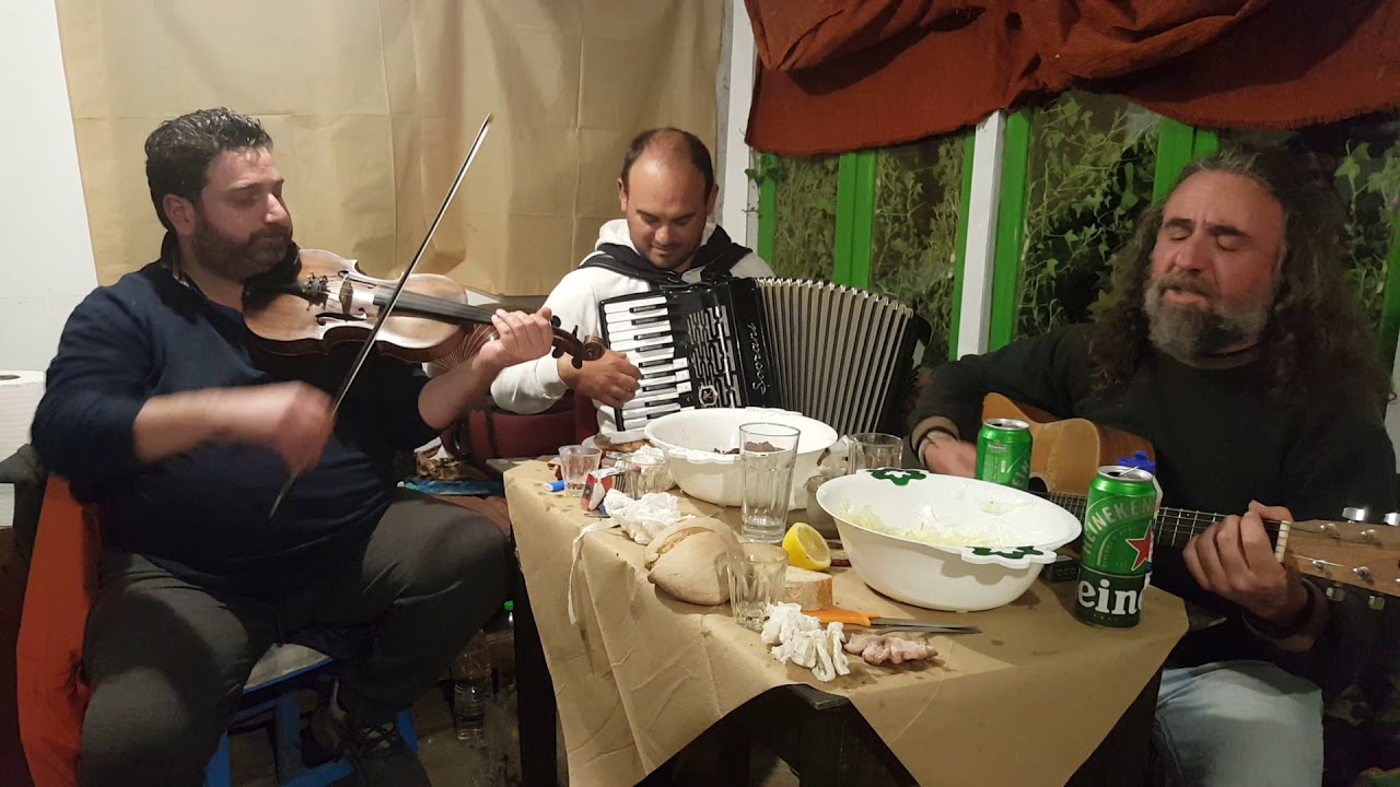 Λίγα Σπίτια Στο Λημανι🎻Γνωστή Παρέα Σάμος!!!