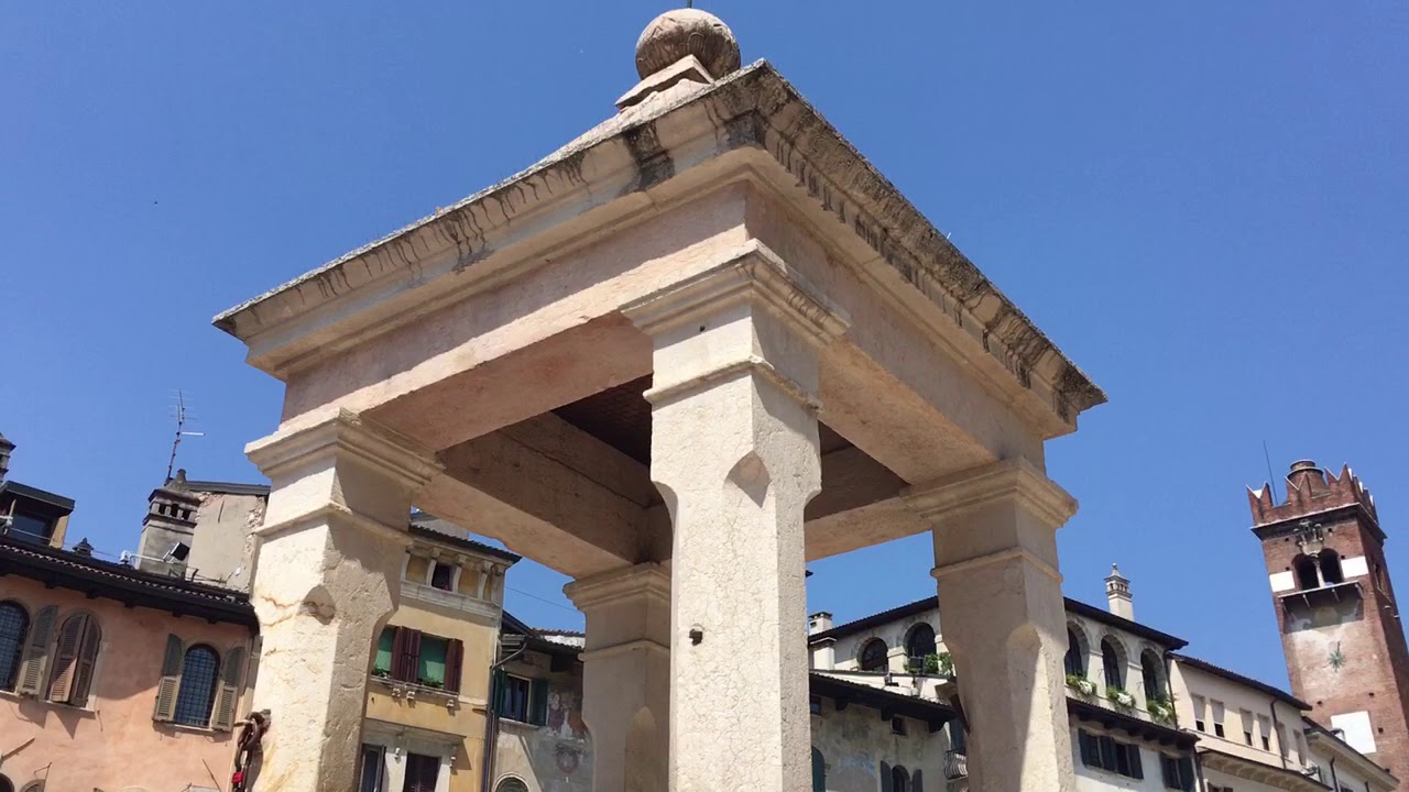 Inside Verona. Piazza Erbe. Пьяцца делле Эрбе.