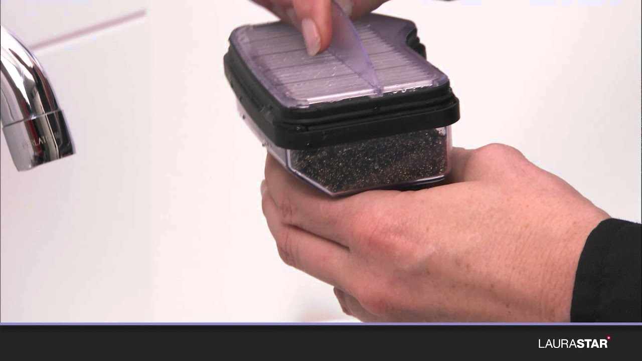 Laurastar - Comment remplacer les granulés anticalcaires dans le filtre à eau  ?