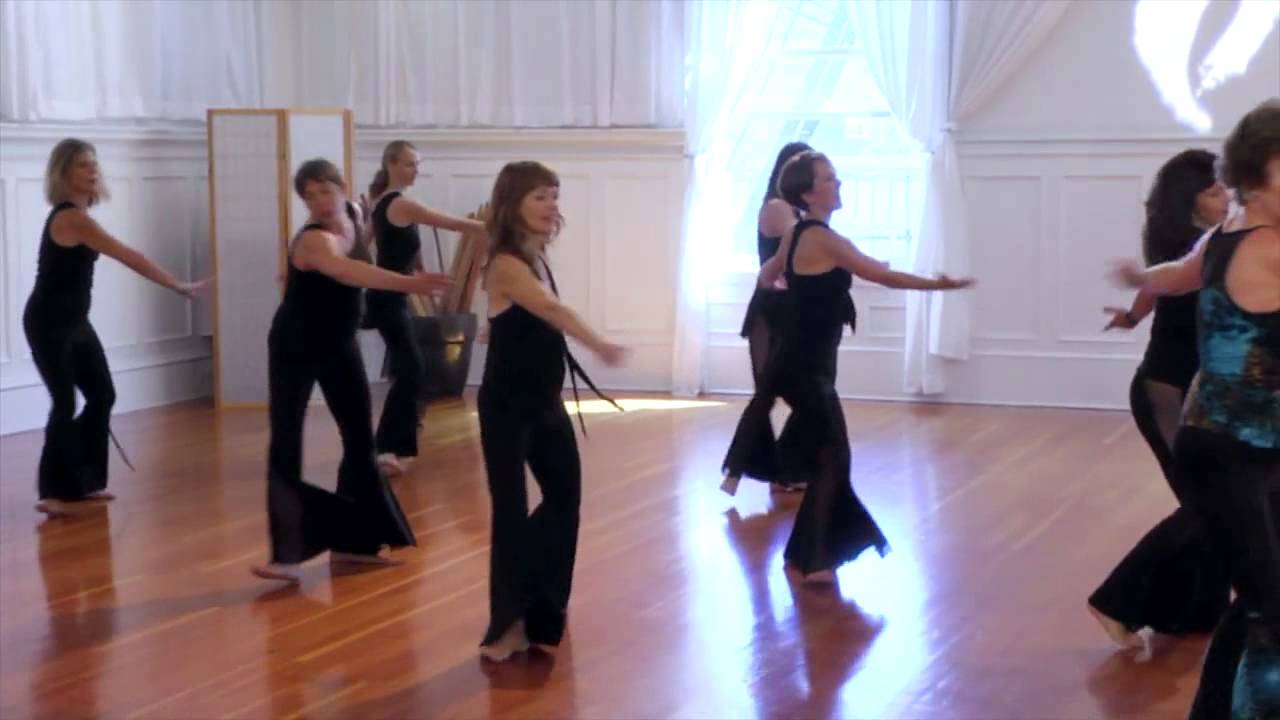 Nia Routine "Bailando" (Trailer)