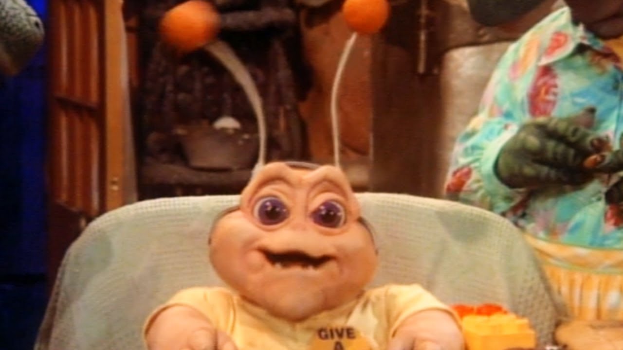 El bebé Sinclair convive con Extraterrestres SERIE DINOSAURIOS  CAPITULO COMPLETO