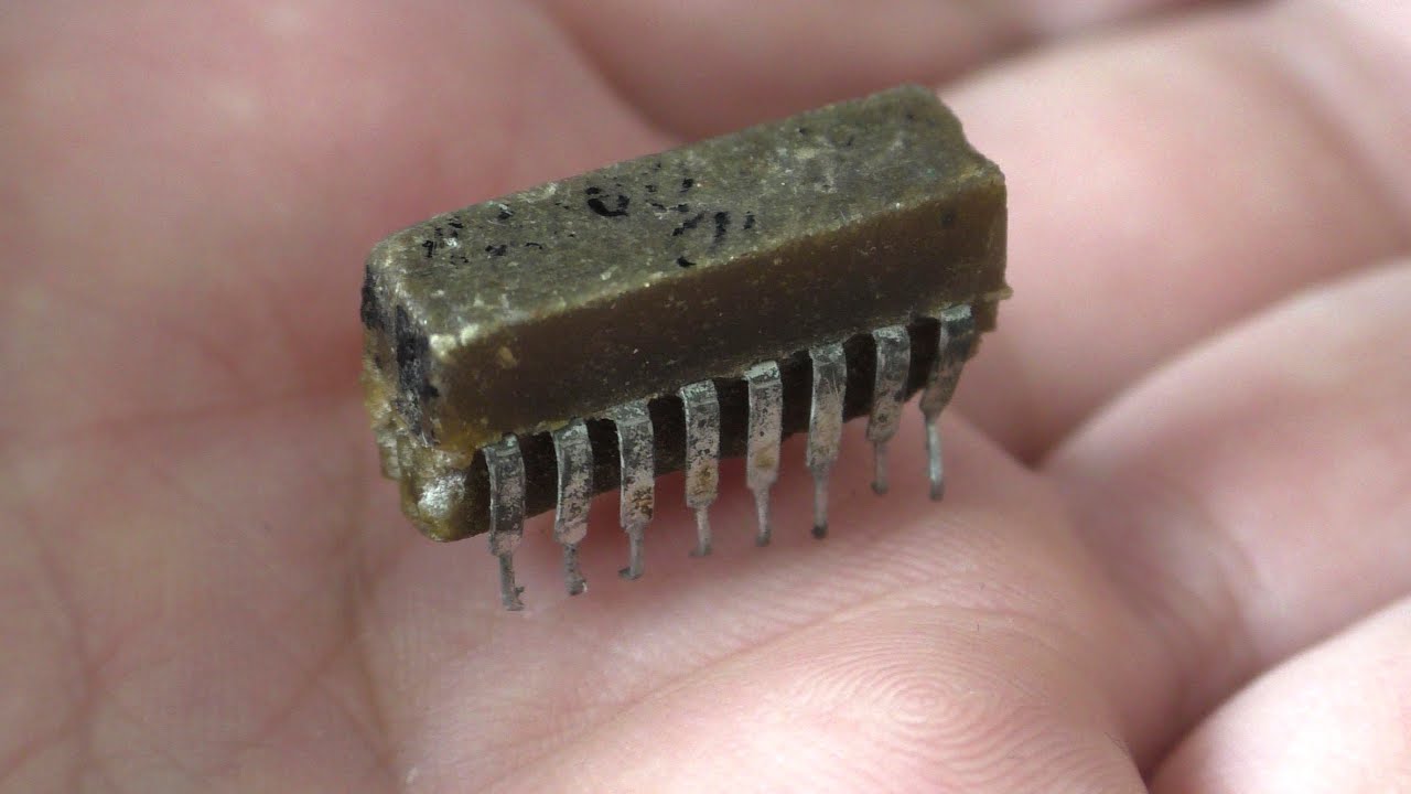 А вы знали что содержит эта редкая микросхема?