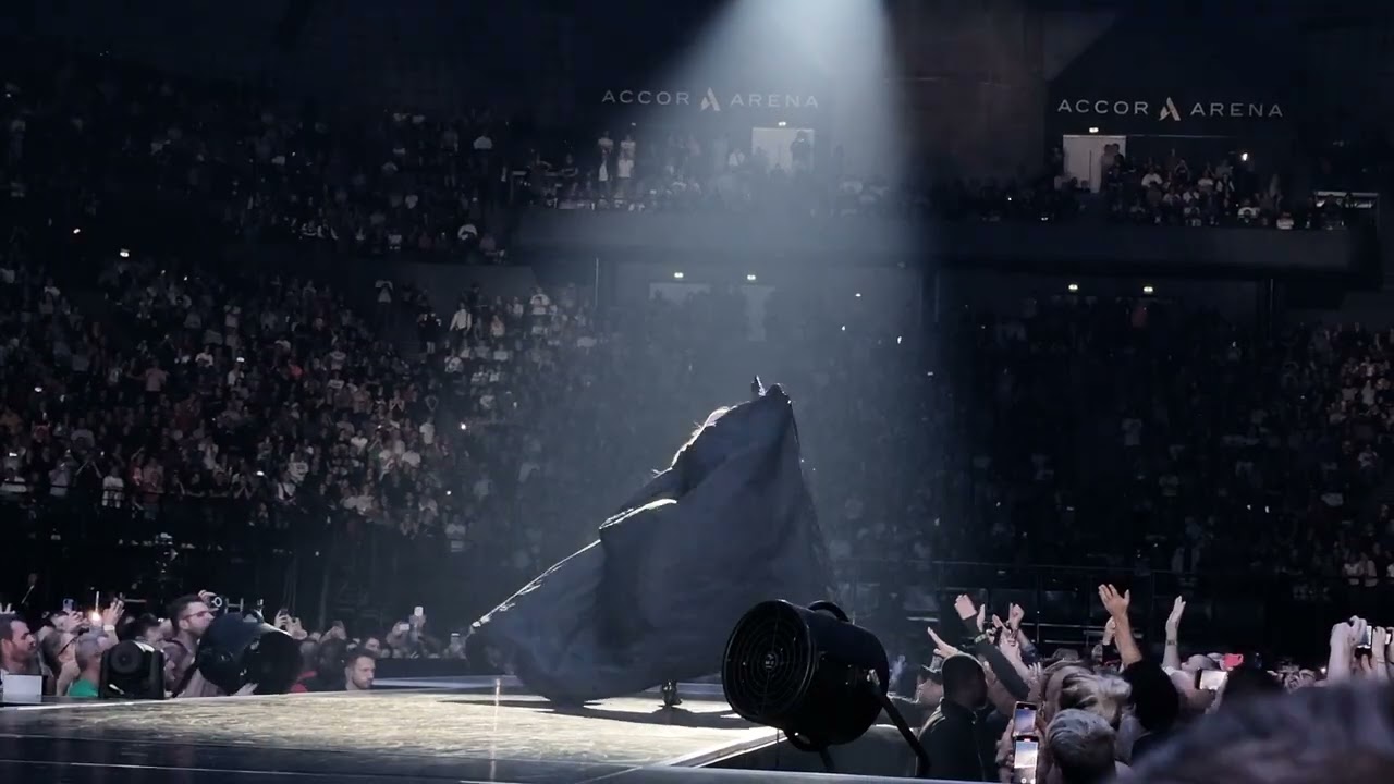 Madonna, Rain, Celebration tour, live Accor Arena Paris France, 13 novembre 2023.