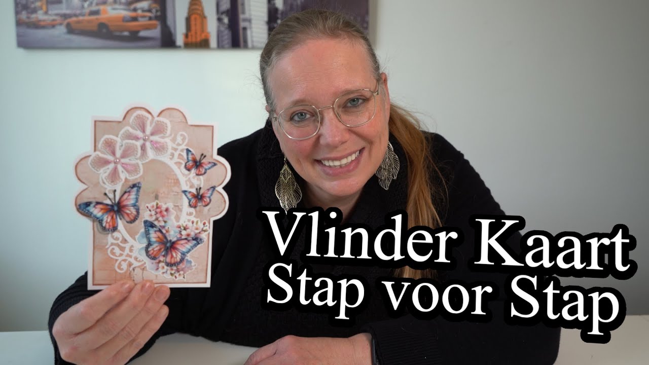 Vlinderkaart met geborduurde gestanste bloemen