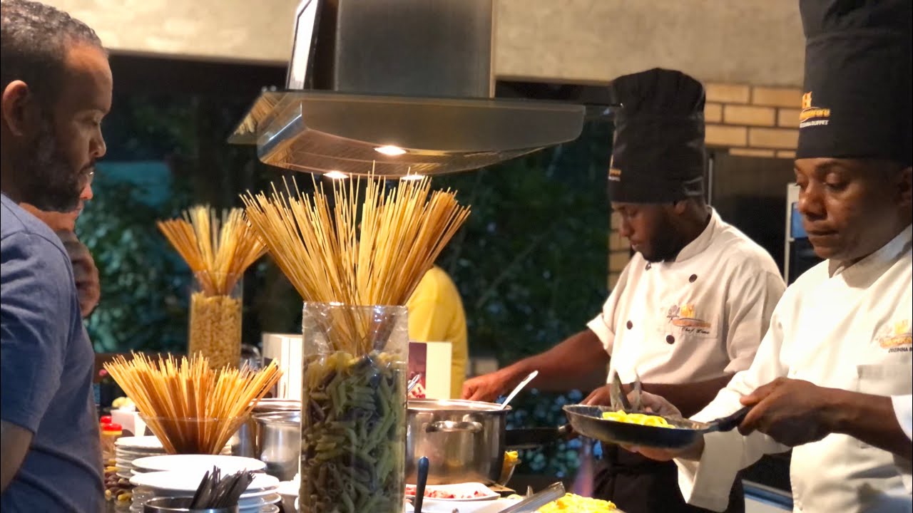 Macarronada no aniversário @macarraomassasemolhos #macarrão #aniversario #festas #buffet #jantar