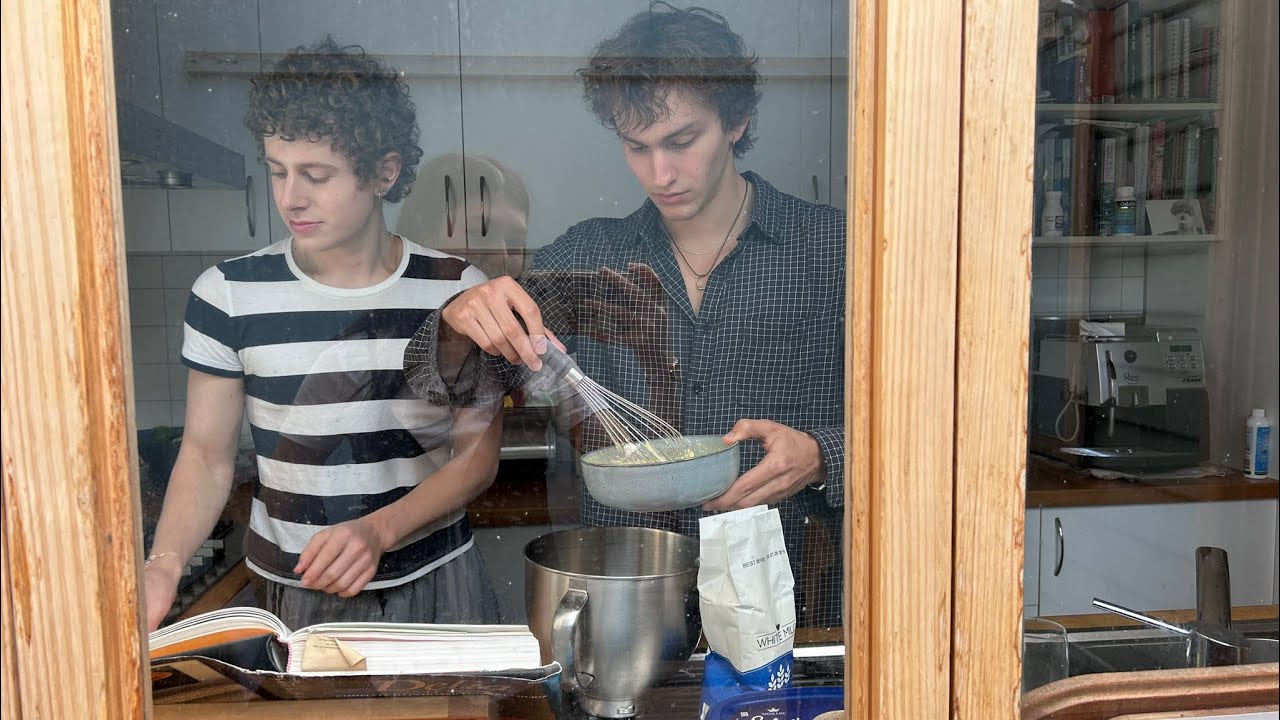 the intimacy of making breakfast with friends (melbourne vlog)