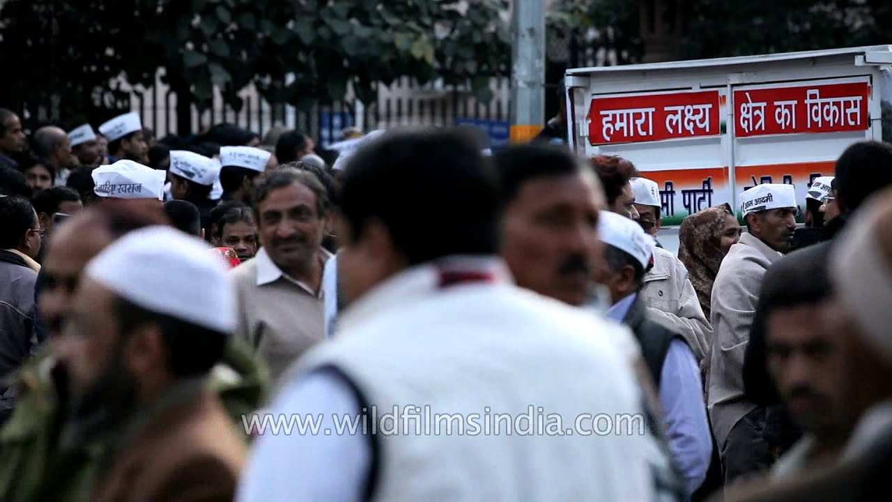 Supporters of AAP during protest outside the rail bhawan