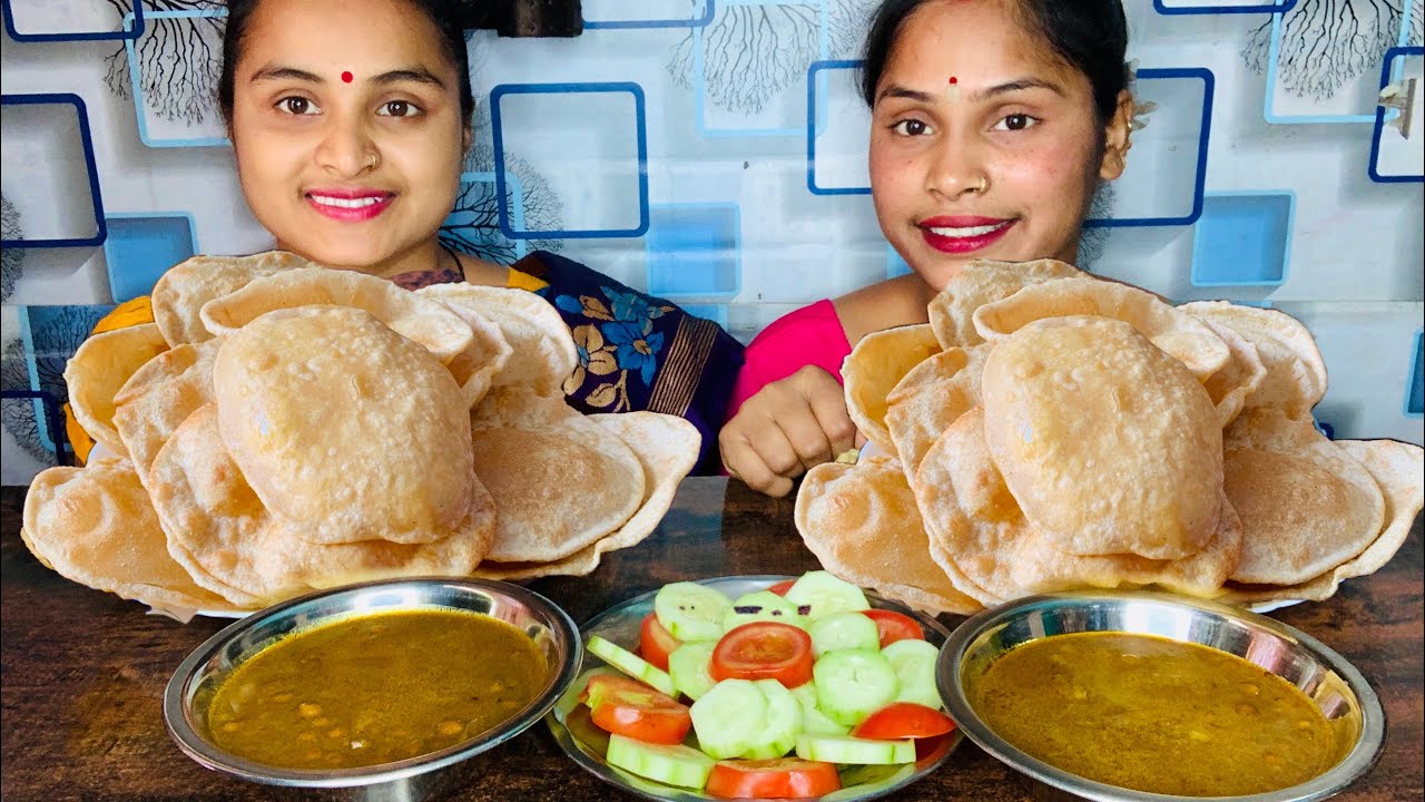 🥰🥰Eating show🔥🔥 Puri and Channa masala curry Bengali channa ￼masala Puri eating show ￼