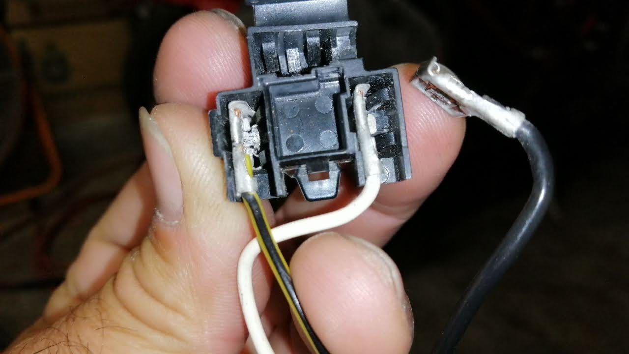 1999 Ducati Monster H4 Headlight Connector pins