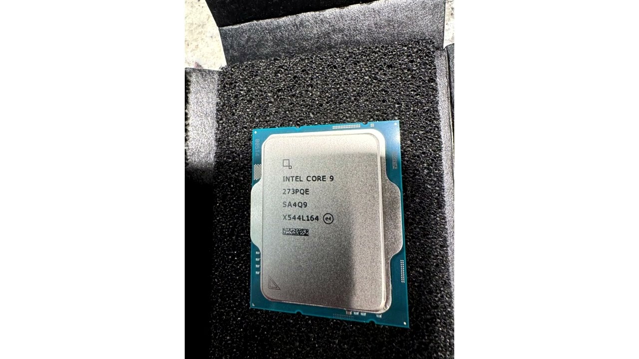 Intel Bartlett Lake S Flagship Appears, Wont Boot on Consumer Motherboards