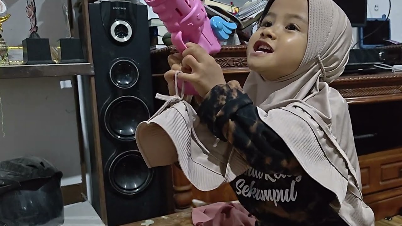 Keseruan bermain balon air