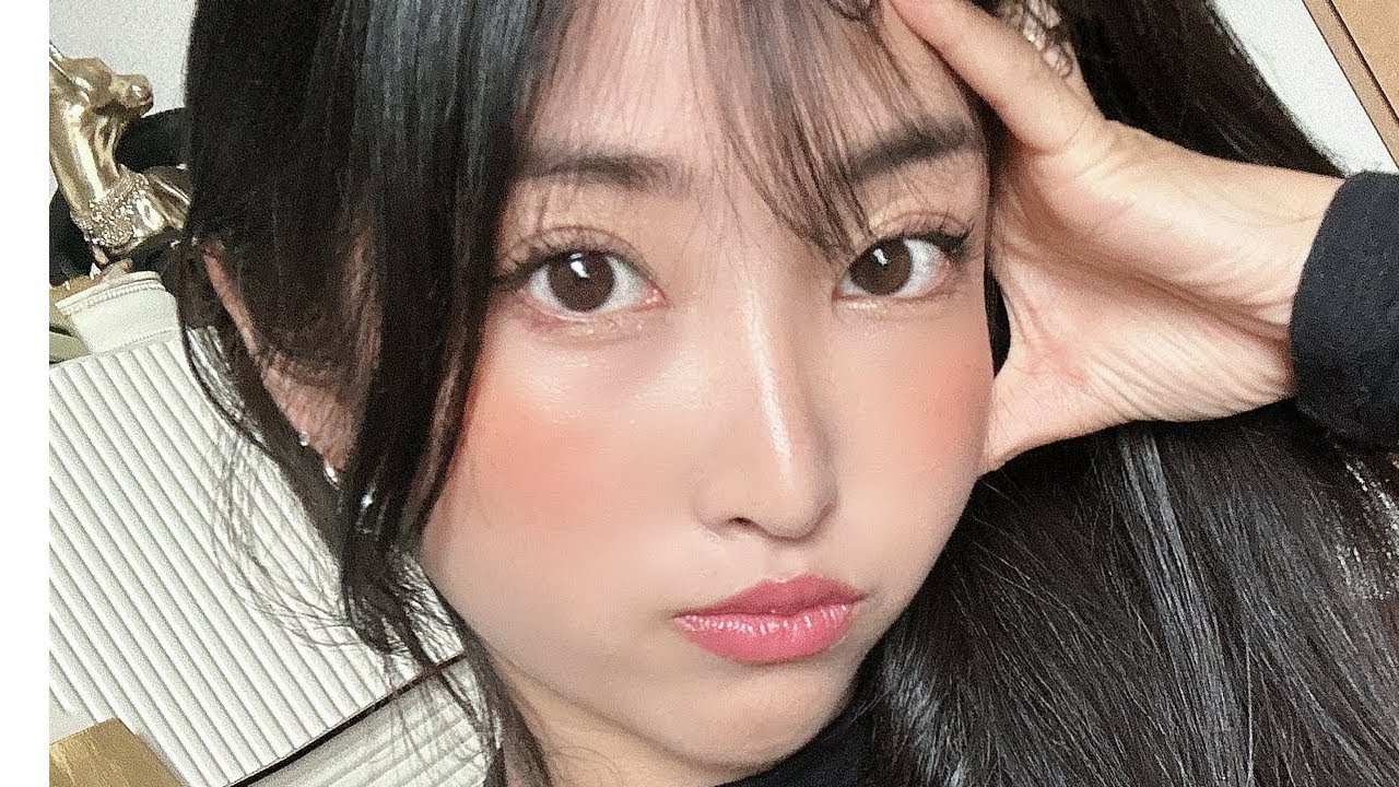 EMIRI MOMOTA | The beautiful star from Japan