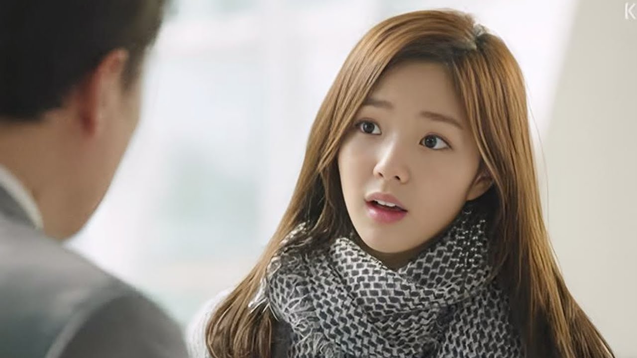 Ее бросил парень, но она влюбляется в своего врага, который считает ее охотницей за деньгами.