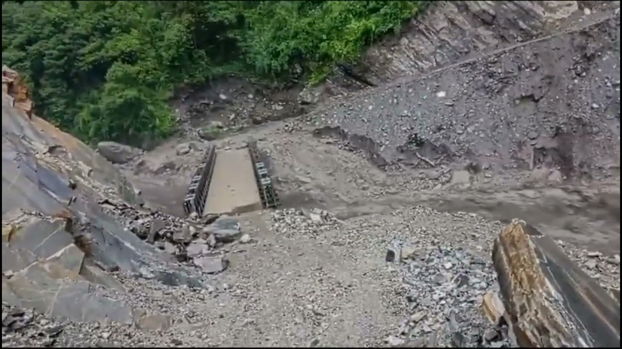 Due to a cloudburst in johar Valley , the River Is In Spate (@panchpeack6975 ) जोहार  ‌ररगाड़ी मे