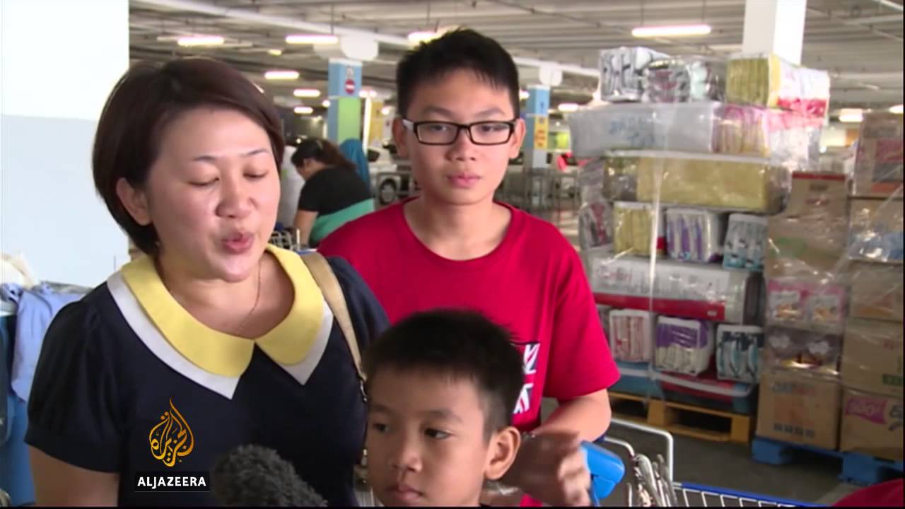 Struggle to get aid to Malaysia flood victims